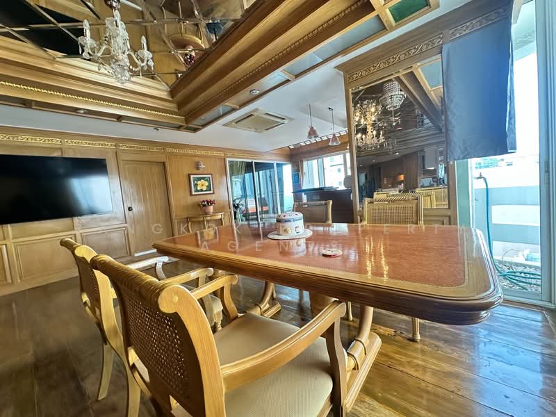 Crystal Garden, Bangkok, 217 Sukhumvit 4 Alley, Khlong Toei, Khlong Toei, Bangkok, 4 Bedrooms, 220 sqm, Condo For Rent, by BANGKOK PROPERTY AGENTS, 500157479 - DDproperty.com