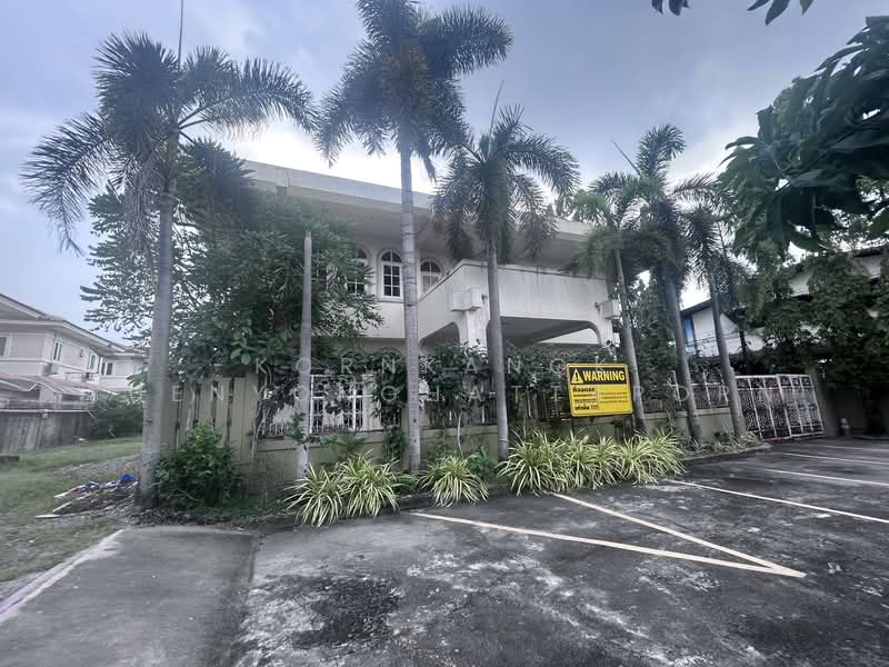 Land + Beauty Clinic Business for sale, 3 Building+ 1 Single house (392 sq.wa) Parking, Bangkok, ถนนเสนานิคม, Sena Nikhom, Chatuchak, Bangkok, , 1,568 sqm, Land For Sale, by Kornkanok Yuenyonghattaporn, 500157499 - DDproperty.com