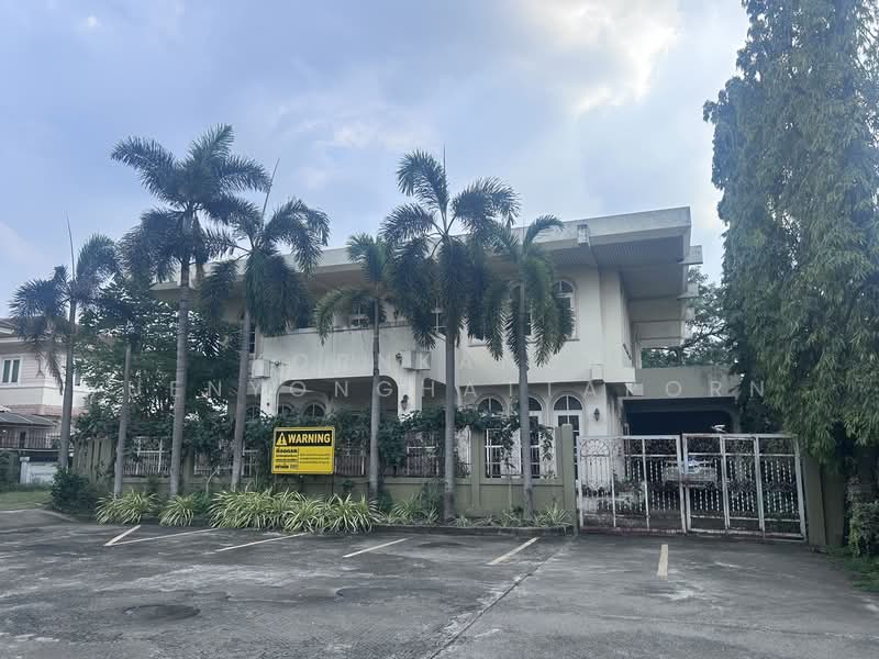 Land + Beauty Clinic Business for sale, 3 Building+ 1 Single house (392 sq.wa) Parking, Bangkok, ถนนเสนานิคม, Sena Nikhom, Chatuchak, Bangkok, , 1,568 sqm, Land For Sale, by Kornkanok Yuenyonghattaporn, 500157499 - DDproperty.com