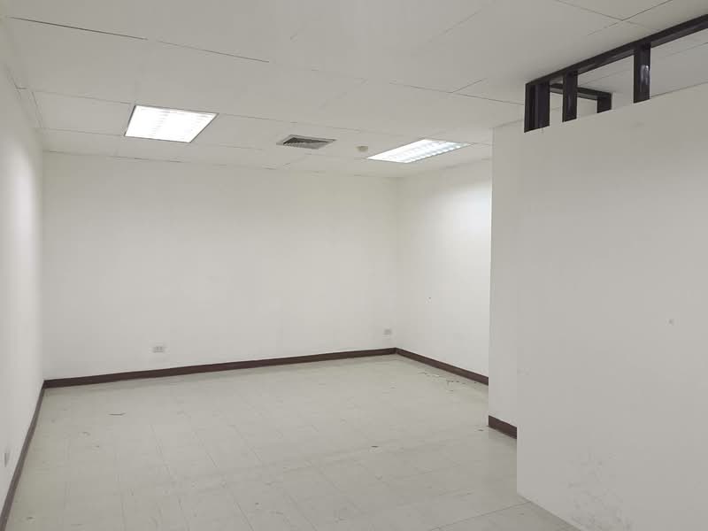 For rent - Office & Showroom at Rama 4 Close to MRT Hua Lamphong, Bangkok, พระราม4, Maha Phrutharam, Bang Rak, Bangkok, , 214 sqm, Office Space For Rent, by Chairit Wong, 500157500 - DDproperty.com