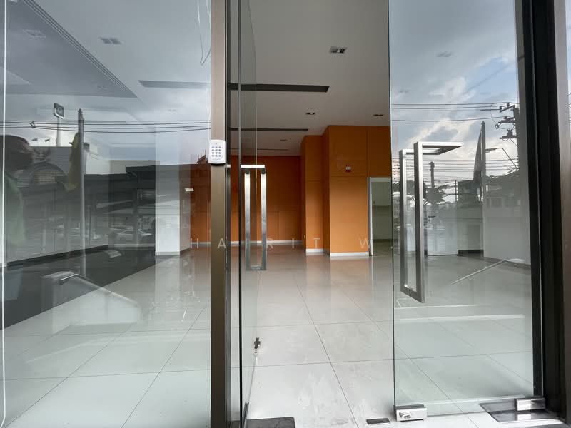 For rent - Office & Showroom at Rama 4 Close to MRT Hua Lamphong, Bangkok, พระราม4, Maha Phrutharam, Bang Rak, Bangkok, , 214 sqm, Office Space For Rent, by Chairit Wong, 500157500 - DDproperty.com