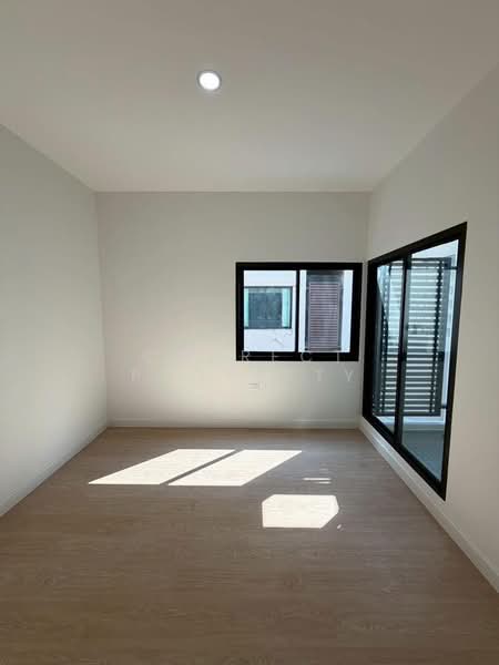 โครงการซิกเนเจอร์ ถนนวัชรพล, Bangkok, Tha Rang, Bang Khen, Bangkok, 3 Bedrooms, 17 sqm, Single Detached House For Sale, by Correct Property, 500157566 - DDproperty.com