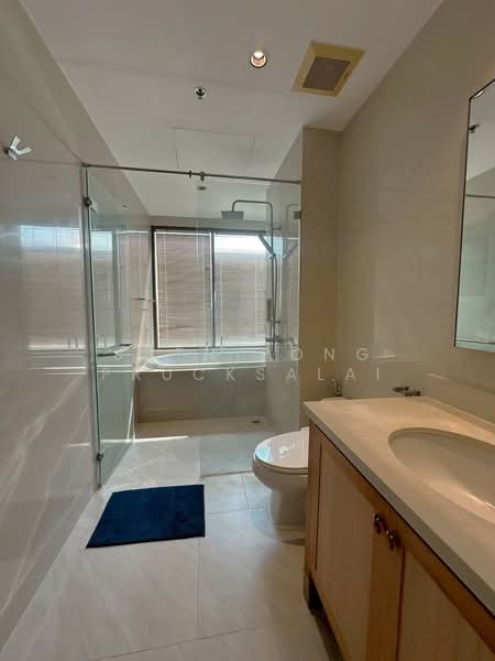 The Emporio Place, Bangkok, 93 Soi Sukhumvit 24, Sukhumvit Road, Khong Tan, Khlong Toei, Bangkok, 1 Bedroom, 65 sqm, Condo For Rent, by Suthipong Prucksalai, 500157603 - DDproperty.com