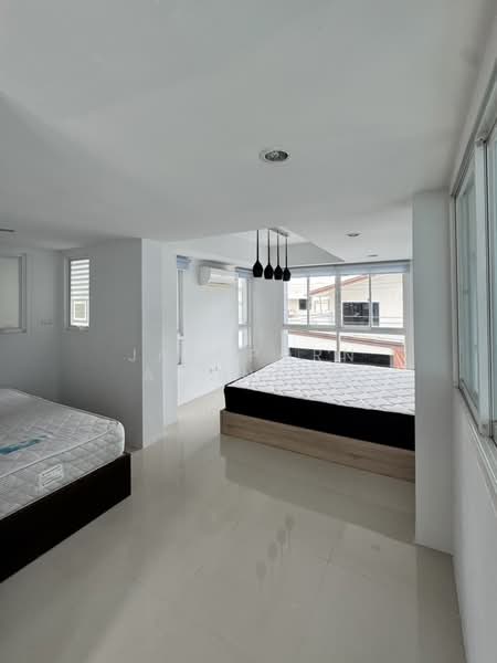 ทาวน์โฮม เอกมัย – ปรีดี พนมยงค์ 31, Bangkok, Khlong Tan Nua, Watthana, Bangkok, 3 Bedrooms, 178 sqm, Townhouse For Rent, by Jatuporn Amonsin, 500157667 - DDproperty.com