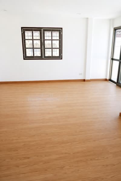 Detached House, Near KIS International School, Huai Khwang, Bangkok, Samsen Nok, Huai Khwang, Bangkok, 3 Bedrooms, 200 sqm, Single Detached House For Rent, by Thiti Boonchurn, 500157677 - DDproperty.com