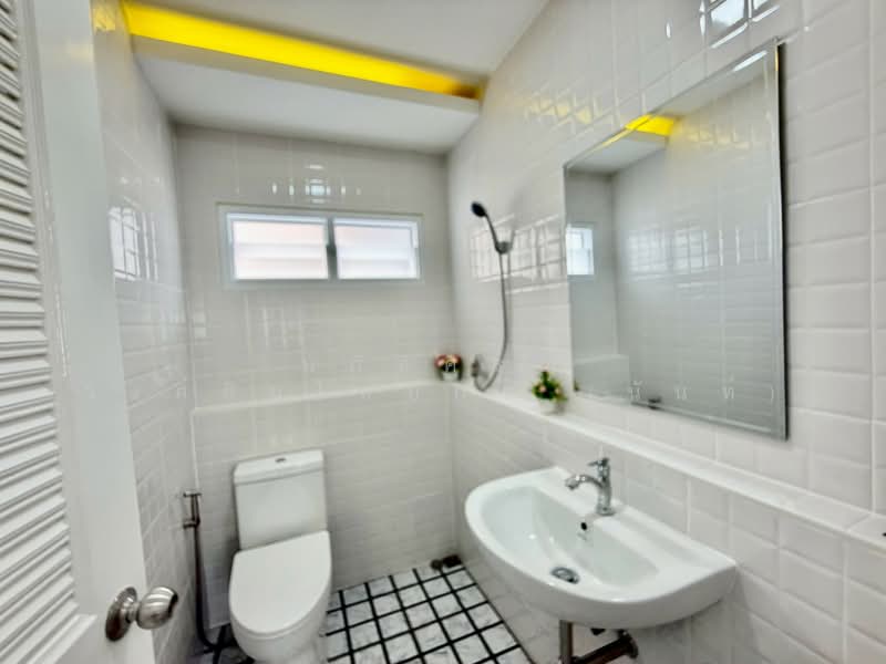 K.C. Park Ville 3, Bangkok, Sam Wa Tawan Tok, Khlong Sam Wa, Bangkok, 4 Bedrooms, 200 sqm, Single Detached House For Sale, by นภัสศรณ์ วงศ์สินไทยกร (นันท์), 500157679 - DDproperty.com