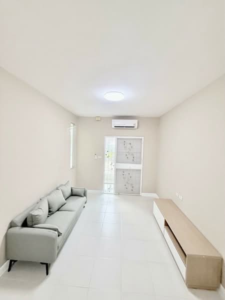 อารียาเดอะคัลเลอร์ 1, Bangkok, Chorake Bua, Lat Phrao, Bangkok, 3 Bedrooms, 200 sqm, Single Detached House For Rent, by Airada Parasarn, 500157690 - DDproperty.com