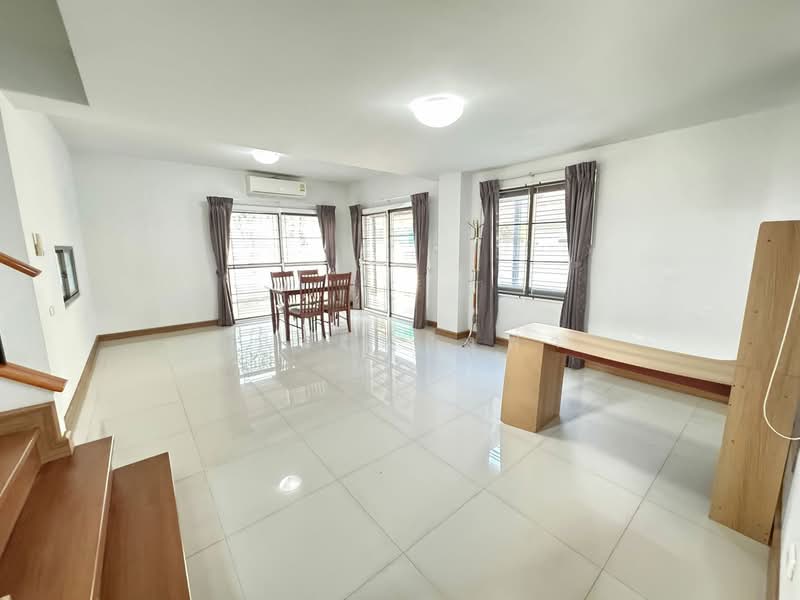 ให้เช่าบ้านเดี่ยว ม.เฮ้าส์ออฟคานารี สวนเสือ ศรีราชา, Chon Buri (Pattaya), Surasak, Si Racha, Chon Buri (Pattaya), 3 Bedrooms, 200 sqm, Single Detached House For Rent, by Dusit Saengfa, 500157710 - DDproperty.com