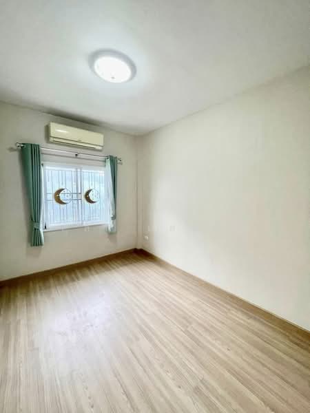 ขายบ้านแฝด ม.มณีรินทร์วิลเลจบางพระ ศรีราชา พร้อมอยู่, ชลบุรี, บางพระ, ศรีราชา, ชลบุรี, 120 ตร.ม., บ้านแฝด ขาย, โดย ดุสิต แสงฟ้า, 500157717 - DDproperty.com