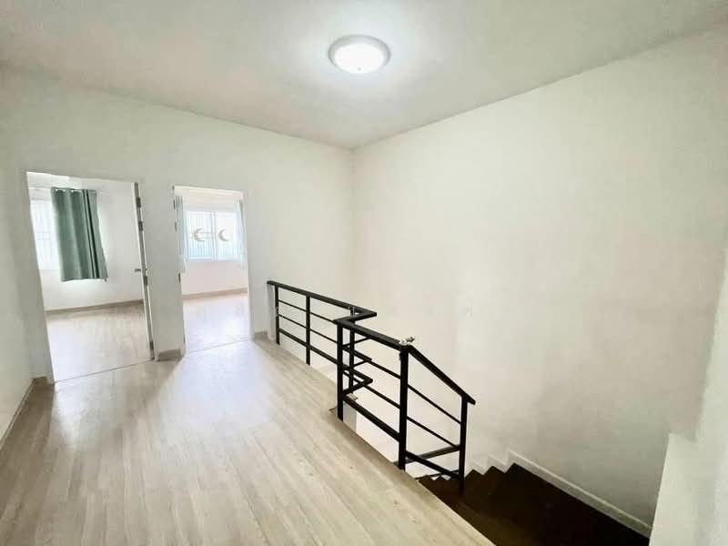 ขายบ้านแฝด ม.มณีรินทร์วิลเลจบางพระ ศรีราชา พร้อมอยู่, ชลบุรี, บางพระ, ศรีราชา, ชลบุรี, 120 ตร.ม., บ้านแฝด ขาย, โดย ดุสิต แสงฟ้า, 500157717 - DDproperty.com