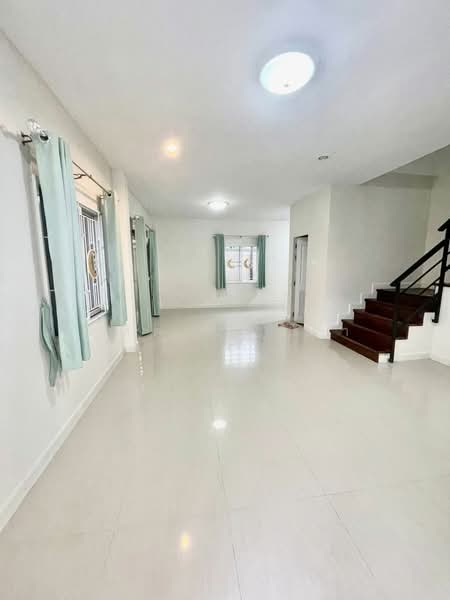 ขายบ้านแฝด ม.มณีรินทร์วิลเลจบางพระ ศรีราชา พร้อมอยู่, ชลบุรี, บางพระ, ศรีราชา, ชลบุรี, 120 ตร.ม., บ้านแฝด ขาย, โดย ดุสิต แสงฟ้า, 500157717 - DDproperty.com