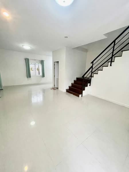 ขายบ้านแฝด ม.มณีรินทร์วิลเลจบางพระ ศรีราชา พร้อมอยู่, Chon Buri (Pattaya), Bang Phra, Si Racha, Chon Buri (Pattaya), 3 Bedrooms, 120 sqm, Semi-Detached House (Twin House) For Sale, by Dusit Saengfa, 500157717 - DDproperty.com