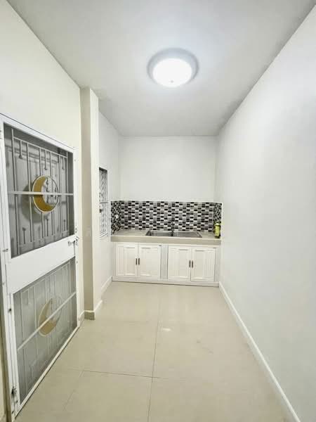 ขายบ้านแฝด ม.มณีรินทร์วิลเลจบางพระ ศรีราชา พร้อมอยู่, ชลบุรี, บางพระ, ศรีราชา, ชลบุรี, 120 ตร.ม., บ้านแฝด ขาย, โดย ดุสิต แสงฟ้า, 500157717 - DDproperty.com