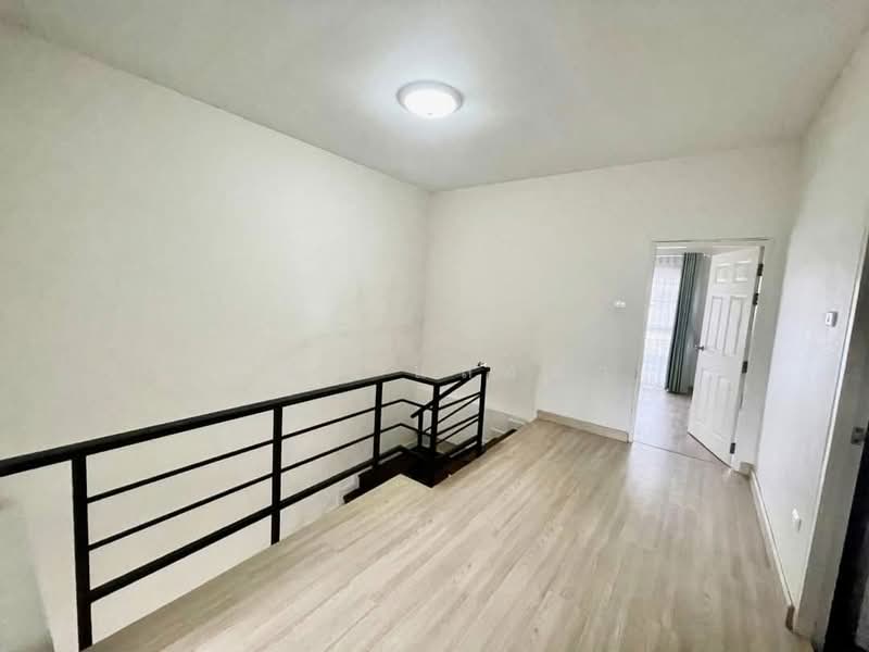 ขายบ้านแฝด ม.มณีรินทร์วิลเลจบางพระ ศรีราชา พร้อมอยู่, Chon Buri (Pattaya), Bang Phra, Si Racha, Chon Buri (Pattaya), 3 Bedrooms, 120 sqm, Semi-Detached House (Twin House) For Sale, by Dusit Saengfa, 500157717 - DDproperty.com