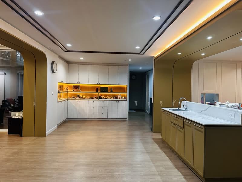 Noble Tara Pattanakarn, Bangkok, 2046 Pattanakarn Road, Suan Luang, Suan Luang, Bangkok, 3 Bedrooms, 328 sqm, Single Detached House For Sale, by มนัสนันท์ สิริรุจิรัตน์, 500157740 - DDproperty.com