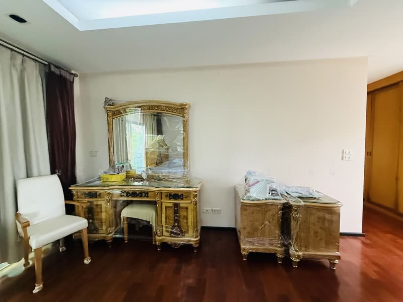 Noble Tara Pattanakarn, Bangkok, 2046 Pattanakarn Road, Suan Luang, Suan Luang, Bangkok, 3 Bedrooms, 328 sqm, Single Detached House For Sale, by มนัสนันท์ สิริรุจิรัตน์, 500157740 - DDproperty.com