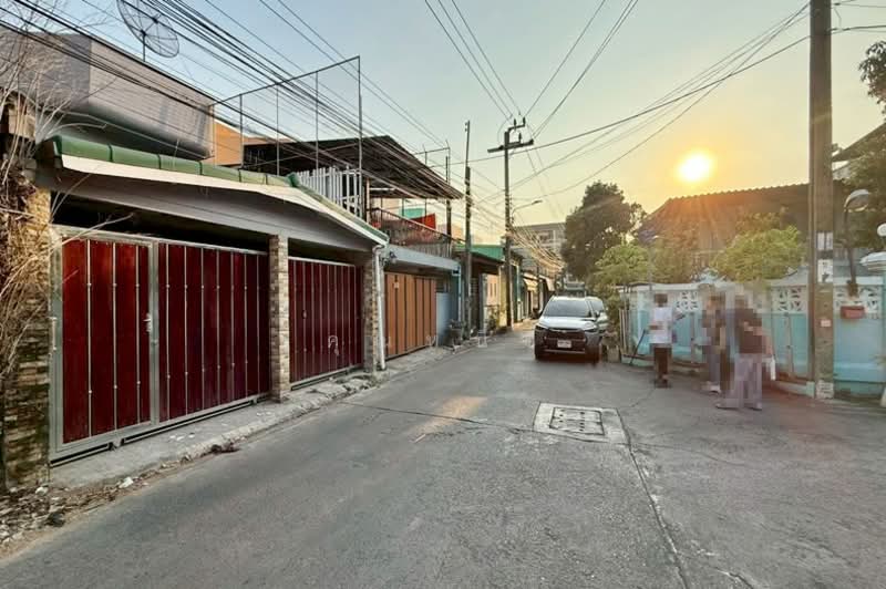 For Sale - ขายทาวน์เฮาส์ 2ชั้น ซอยบางบอน 1/11 รีโนเวทใหม่ 27 ตร.วา, Bangkok