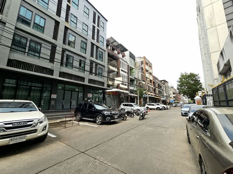 อพาร์ทเม้นท์ ซ. รามคำแหง 24 แยก 30, กรุงเทพ, หัวหมาก, บางกะปิ, กรุงเทพ, 1,480 ตร.ม., ตึกแถว-อาคารพาณิชย์ ขาย, โดย Pimlada Lertritrungmanee, 500157747 - DDproperty.com