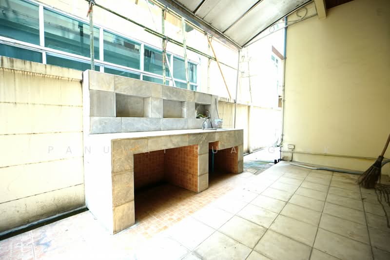 Baan Preecha Rama 2 Ratpattana, Bangkok, Saphan Sung, Saphan Sung, Bangkok, 4 Bedrooms, 291 sqm, Single Detached House For Rent, by Panuwat Ruangrak, 500157792 - DDproperty.com