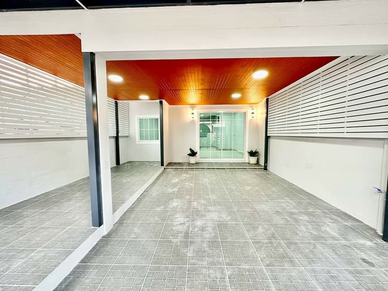 หมู่บ้านอุบลชาติ2 (ไทรม้า – ท่าอิฐ), Nonthaburi, Bang Rak Noi, Muang Nonthaburi, Nonthaburi, 3 Bedrooms, 130 sqm, Townhouse For Sale, by นันธิกา ศรีสุวรรณ, 500157879 - DDproperty.com