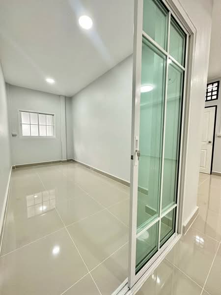 หมู่บ้านอุบลชาติ2 (ไทรม้า – ท่าอิฐ), Nonthaburi, Bang Rak Noi, Muang Nonthaburi, Nonthaburi, 3 Bedrooms, 130 sqm, Townhouse For Sale, by นันธิกา ศรีสุวรรณ, 500157879 - DDproperty.com