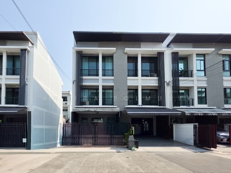 Baan Klang Muang Rama 9-Ramkhmahaeng : บ้านกลางเมือง พระราม 9-รามคำแหง, กรุงเทพ, ซอย รามคำแหง 39, พลับพลา, วังทองหลาง, กรุงเทพ, 160 ตร.ม., ทาวน์เฮ้าส์ ขาย, โดย Janjira Polmusik, 500157907 - DDproperty.com