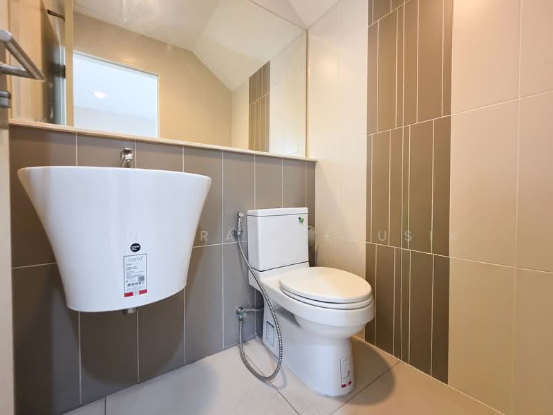 Baan Klang Muang Rama 9-Ramkhmahaeng, Bangkok, Soi Ramkhamhaeng 39, Phlapphla, Wang Thonglang, Bangkok, 3 Bedrooms, 160 sqm, Townhouse For Sale, by Janjira Polmusik, 500157907 - DDproperty.com