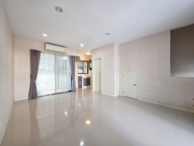 Baan Klang Muang Rama 9-Ramkhmahaeng, Bangkok, Soi Ramkhamhaeng 39, Phlapphla, Wang Thonglang, Bangkok, 3 Bedrooms, 160 sqm, Townhouse For Sale, by Janjira Polmusik, 500157907 - DDproperty.com
