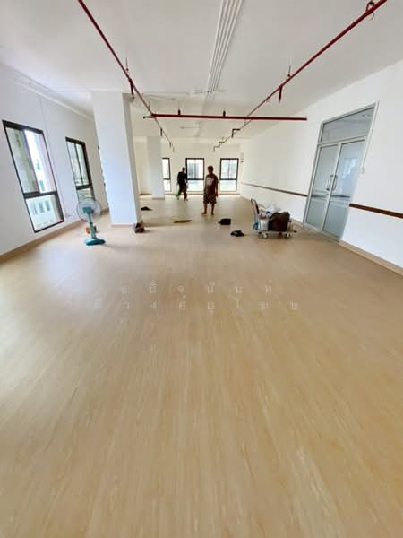 Office Space 117 sqm near MRT Sutthisan, Bangkok, รัชดาภิเษก 20, Samsen Nok, Huai Khwang, Bangkok, , 117 sqm, Office Space For Rent, by Chanitnun Mewongukote, 500157945 - DDproperty.com