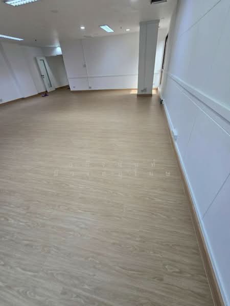 Office Space 117 sqm and 125 sqm very near MRT Sutthisan, กรุงเทพ, สามเสนนอก, ห้วยขวาง, กรุงเทพ, 117 ตร.ม., สำนักงาน ให้เช่า, โดย ชนิจนันท์ มีวงศ์อุโฆษ, 500157945 - DDproperty.com