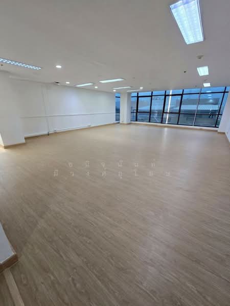 Office Space 117 sqm and 125 sqm very near MRT Sutthisan, กรุงเทพ, สามเสนนอก, ห้วยขวาง, กรุงเทพ, 117 ตร.ม., สำนักงาน ให้เช่า, โดย ชนิจนันท์ มีวงศ์อุโฆษ, 500157945 - DDproperty.com