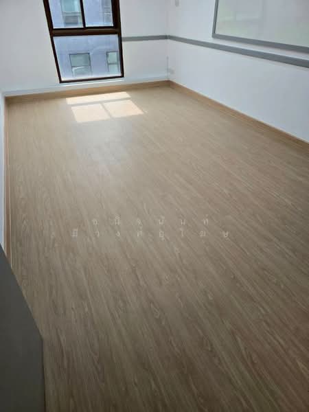 Office Space 117 sqm and 125 sqm very near MRT Sutthisan, Bangkok, Samsen Nok, Huai Khwang, Bangkok, , 117 sqm, Office Space For Rent, by Chanitnun Mewongukote, 500157945 - DDproperty.com