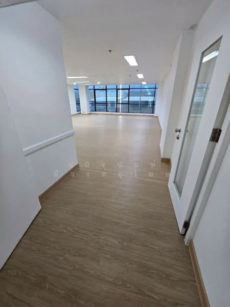 Office Space 117 sqm and 125 sqm very near MRT Sutthisan, กรุงเทพ, สามเสนนอก, ห้วยขวาง, กรุงเทพ, 117 ตร.ม., สำนักงาน ให้เช่า, โดย ชนิจนันท์ มีวงศ์อุโฆษ, 500157945 - DDproperty.com