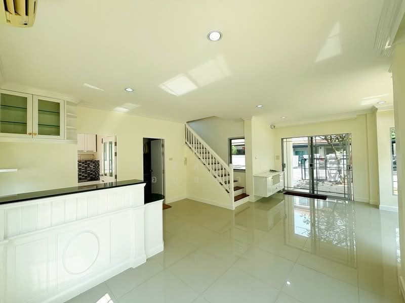 Baan Thunyapirom Wongwaen Thanyaburi, Pathum Thani, Moobaan Phum Phirom Road, Rangsit, Thanyaburi, Pathum Thani, 3 Bedrooms, 200 sqm, Single Detached House For Sale, by ภัทรนัน อิศรางกูร ณ อยุธยา, 500157985 - DDproperty.com