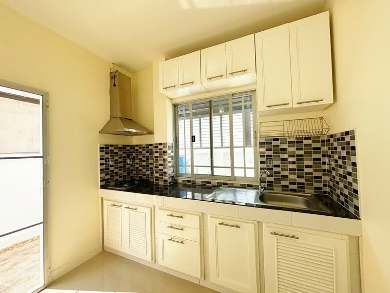 Baan Thunyapirom Wongwaen Thanyaburi, Pathum Thani, Moobaan Phum Phirom Road, Rangsit, Thanyaburi, Pathum Thani, 3 Bedrooms, 200 sqm, Single Detached House For Sale, by ภัทรนัน อิศรางกูร ณ อยุธยา, 500157985 - DDproperty.com