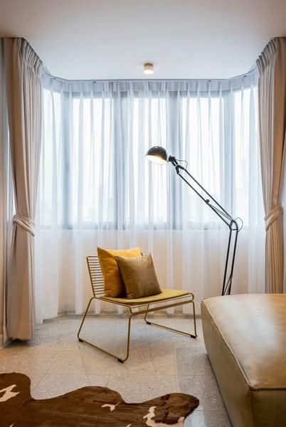 Omni Tower Sukhumvit Nana, Bangkok, 69 Sukhumvit 4 Alley, Khlong Toei, Khlong Toei, Bangkok, 2 Bedrooms, 77 sqm, Condo For Sale, by Nuttharom  Linla , 500157992 - DDproperty.com