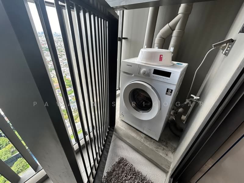 Whizdom Essence, Bangkok, 5 Piyabutr 1 Alley, Bang Chak, Phra Khanong, Bangkok, 1 Bedroom, 35 sqm, Condo For Rent, by Pavana Sirikogar, 500158050 - DDproperty.com