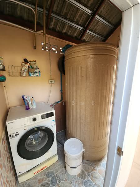 For Sale - ขายบ้านเดี่ยว บ้านโป่ง ราชบุรี 100 ตร.วา มีสระว่ายน้ำ 6×8 ม. ใกล้โรงเรียน 450 ม., Ratchaburi