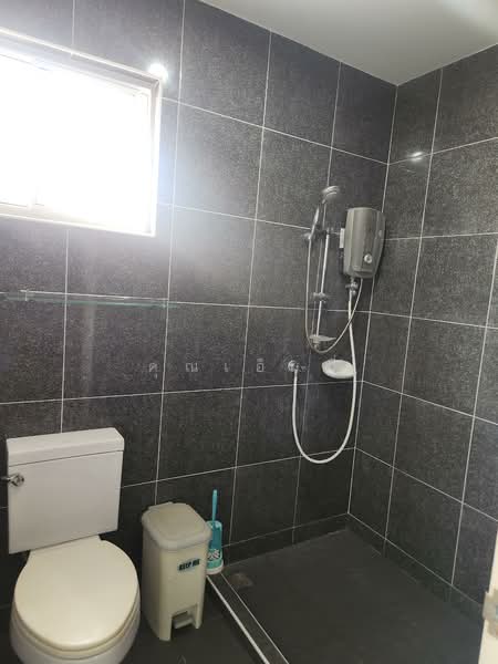 ขายบ้านเดี่ยว บ้านโป่ง ราชบุรี 100 ตร.วา มีสระว่ายน้ำ 6×8 ม. ใกล้โรงเรียน 450 ม., ราชบุรี, ปากแรต, บ้านโป่ง, ราชบุรี, 240 ตร.ม., บ้านเดี่ยว ขาย, โดย คุณเอ็มมี่, 500158054 - DDproperty.com