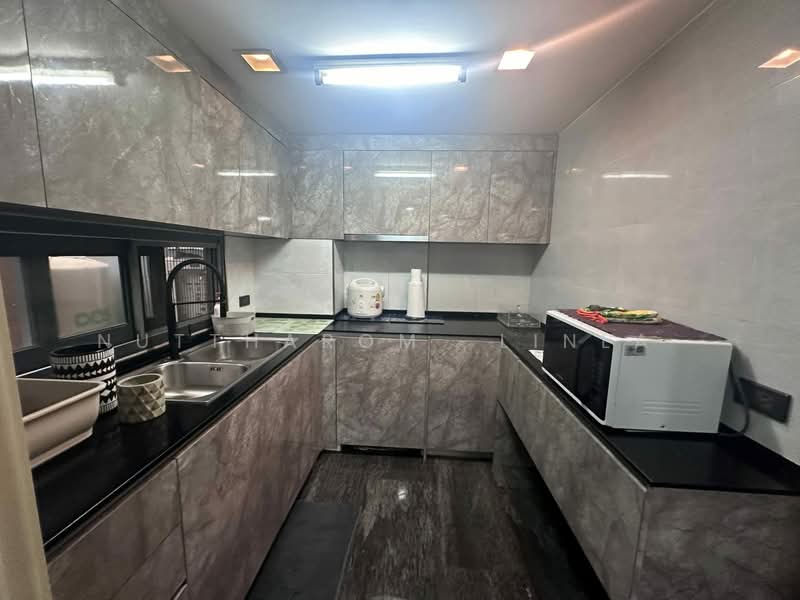 Quarter 31, Bangkok, 333 Soi Sukhumvit 31, Khlong Tan Nua, Watthana, Bangkok, 4 Bedrooms, 431 sqm, Townhouse For Sale, by Nuttharom  Linla , 500158064 - DDproperty.com