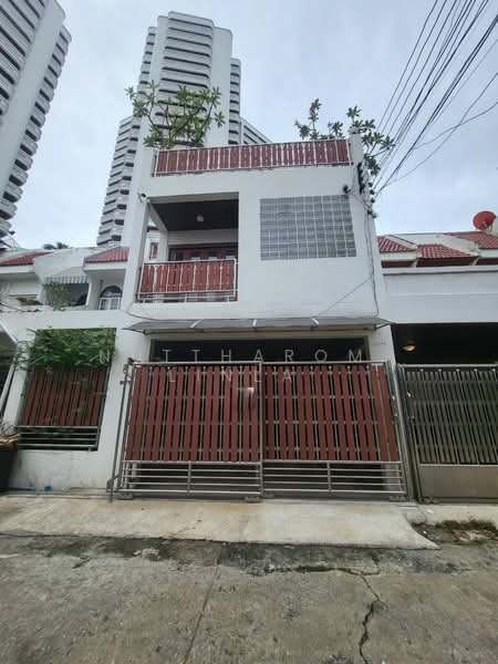 ทาวน์เฮ้าส์ 4-ห้องนอน, กรุงเทพ, คลองตันเหนือ, วัฒนา, กรุงเทพ, 440 ตร.ม., ทาวน์เฮ้าส์ ขาย, โดย Nuttharom Linla , 500158085 - DDproperty.com