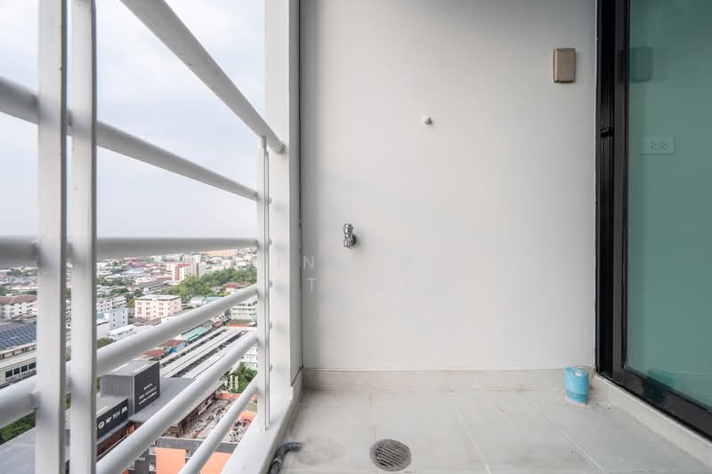 Lumpini Place Pinklao, Bangkok, 28 Borommaratchachonnani Road, Bang Bamru, Bang Phlat, Bangkok, Studio, 30 sqm, Condo For Sale, by Living Real Estates, 500158136 - DDproperty.com