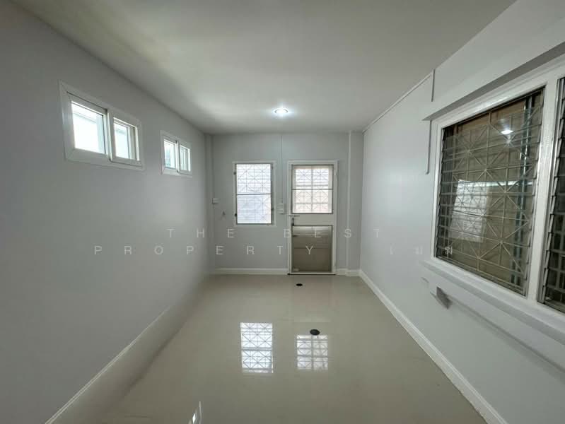 Poonsin Thani 1, Bangkok, Khlong Song Ton Nun, Lat Krabang, Bangkok, 3 Bedrooms, 120 sqm, Townhouse For Sale, by The Best Property  เมฆ, 500158140 - DDproperty.com