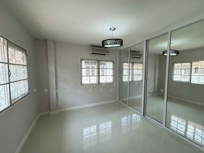 Poonsin Thani 1 : พูนสินธานี 1, กรุงเทพ, คลองสองต้นนุ่น, ลาดกระบัง, กรุงเทพ, 120 ตร.ม., ทาวน์เฮ้าส์ ขาย, โดย The Best Property เมฆ, 500158140 - DDproperty.com