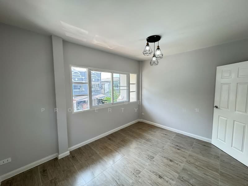 Poonsin Thani 1 : พูนสินธานี 1, กรุงเทพ, คลองสองต้นนุ่น, ลาดกระบัง, กรุงเทพ, 120 ตร.ม., ทาวน์เฮ้าส์ ขาย, โดย The Best Property เมฆ, 500158140 - DDproperty.com