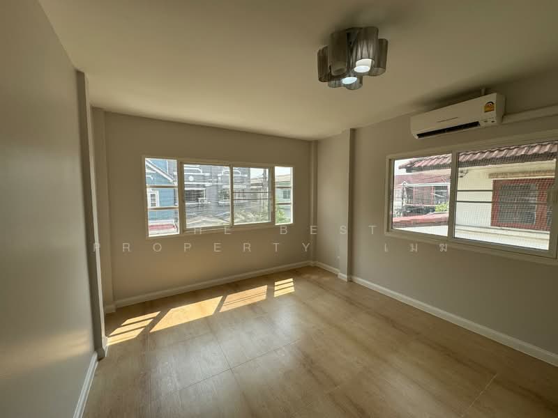 Poonsin Thani 1, Bangkok, Khlong Song Ton Nun, Lat Krabang, Bangkok, 3 Bedrooms, 120 sqm, Townhouse For Sale, by The Best Property  เมฆ, 500158140 - DDproperty.com