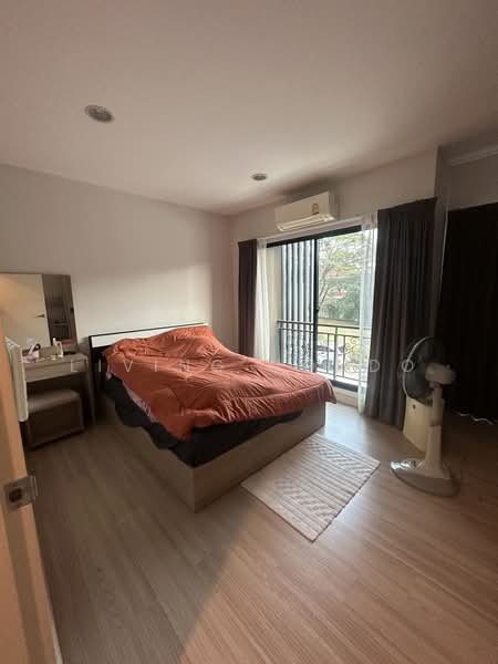 Baan Klang Muang Nawamin 42, Bangkok, Soi Nawamin 42, Nawamin Road, Khlong Kum, Bueng Kum, Bangkok, 3 Bedrooms, 150 sqm, Townhouse For Rent, by Living Condo, 500158201 - DDproperty.com