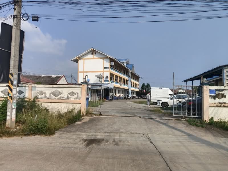 ธุรกิจเสือนอนกิน กำไรเน้นๆ ปีละ 762,000 !!! ขาย อพาร์ทเม้นท์ 3 ชั้น 30 ห้อง พื้นที่กว้าง 2 ไร่กว่า, ชลบุรี, บึง, ศรีราชา, ชลบุรี, 990 ตร.ม., ตึกแถว-อาคารพาณิชย์ ขาย, โดย ท๊อป, 500158242 - DDproperty.com