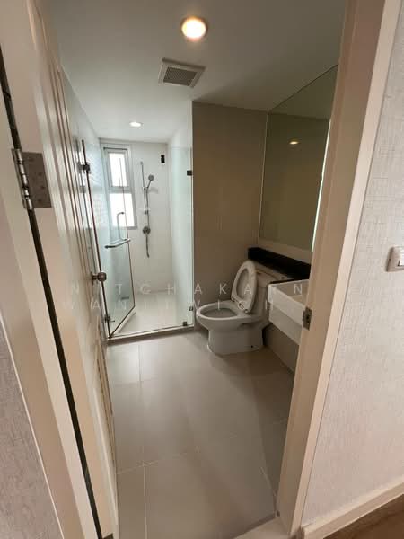 The Kris Ratchada 17, Bangkok, Inthamara 45 Alley, Din Daeng, Din Daeng, Bangkok, 2 Bedrooms, 45 sqm, Condo For Rent, by Nitchakarn Wanitwichakornkit , 500158249 - DDproperty.com