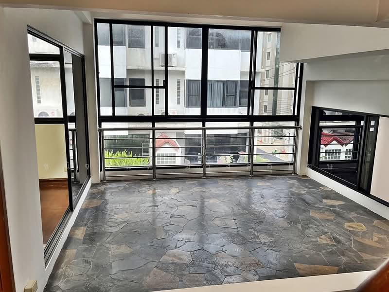 Town House 33 sqw. For Sale near Maestro 02 Ruamrudee, Ploenchit, Bangkok, ร่วมฤดี, Lumphini, Pathum Wan, Bangkok, 4 Bedrooms, 350 sqm, Townhouse For Sale, by Chanitnun Mewongukote, 500158397 - DDproperty.com